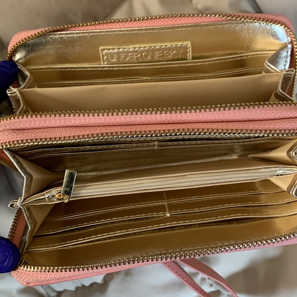 Under One Sky ladies “The Perfect Wallet “ wallet - Picture 2 of 5